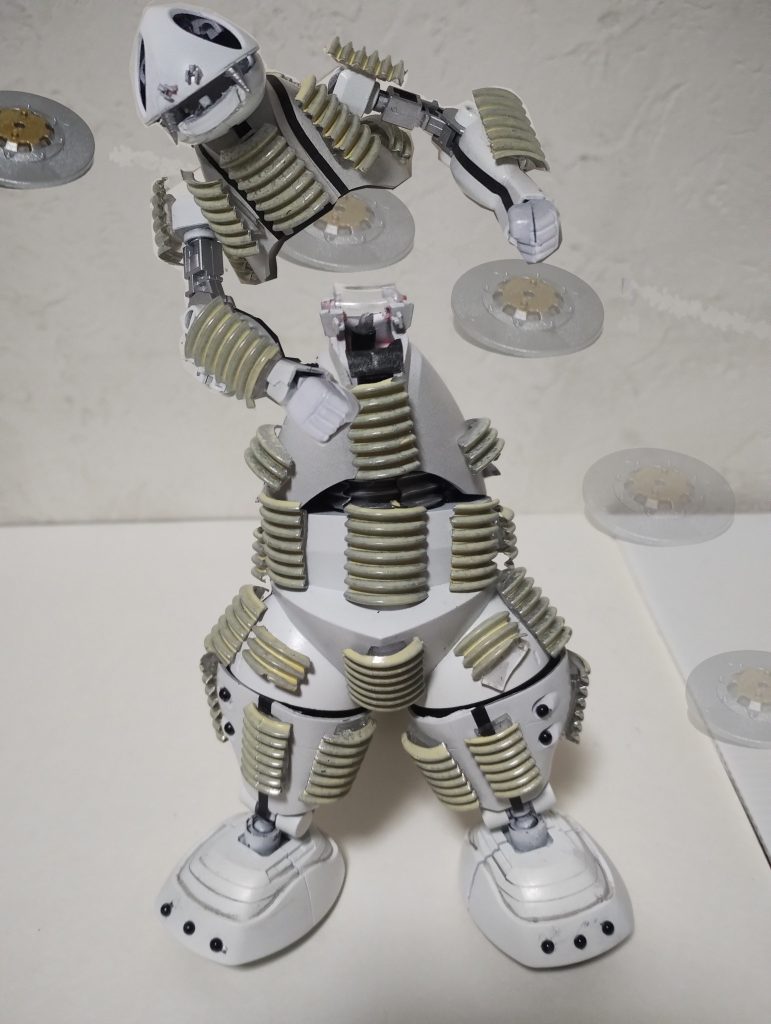 首をまっぷたつ。