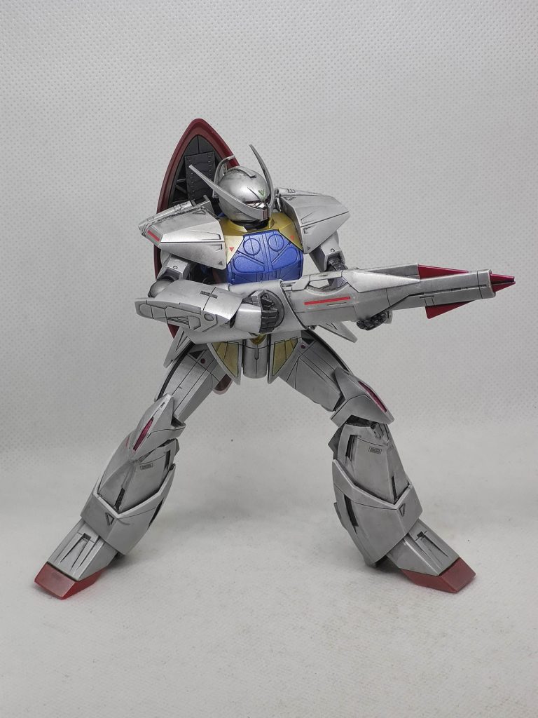 ビームライフルは片手持ちと両手持ちの2段階にモード変換します。