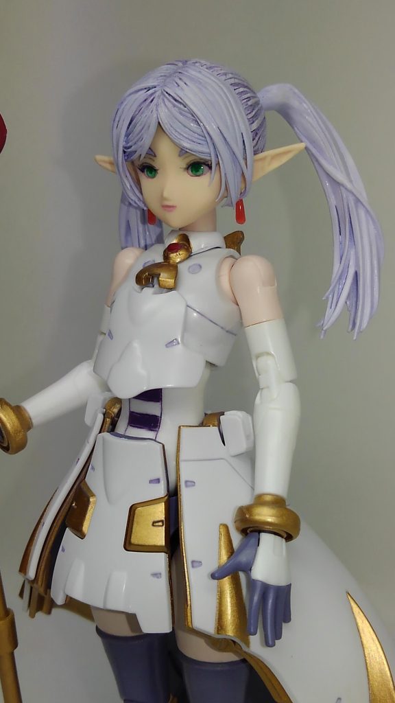 ボディは腹部を少し延長。前スカートを少し下げました。塗装は部分塗装しただけです。