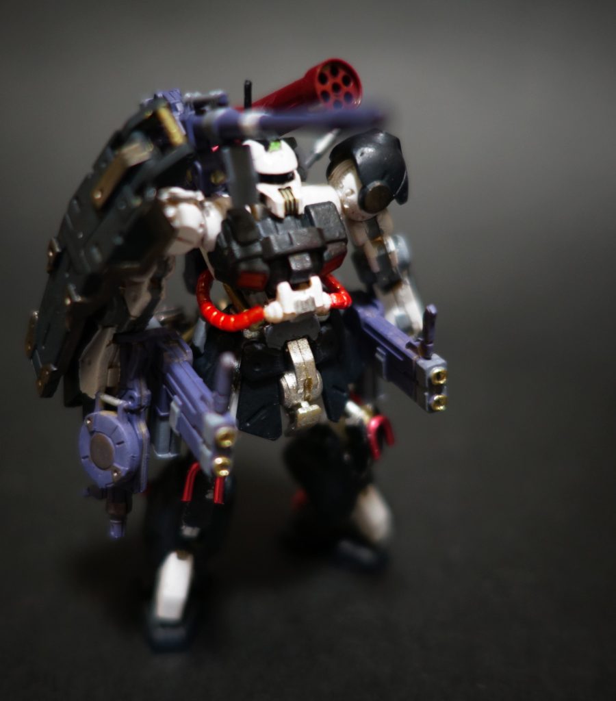 3.        連邦軍による拠点空襲を迎撃すべく地対空連射砲(Land-to-Air Machine canon)や多連ミサイルランチャーなどを装備しており、拠点防衛を主たる用途に運用されている。