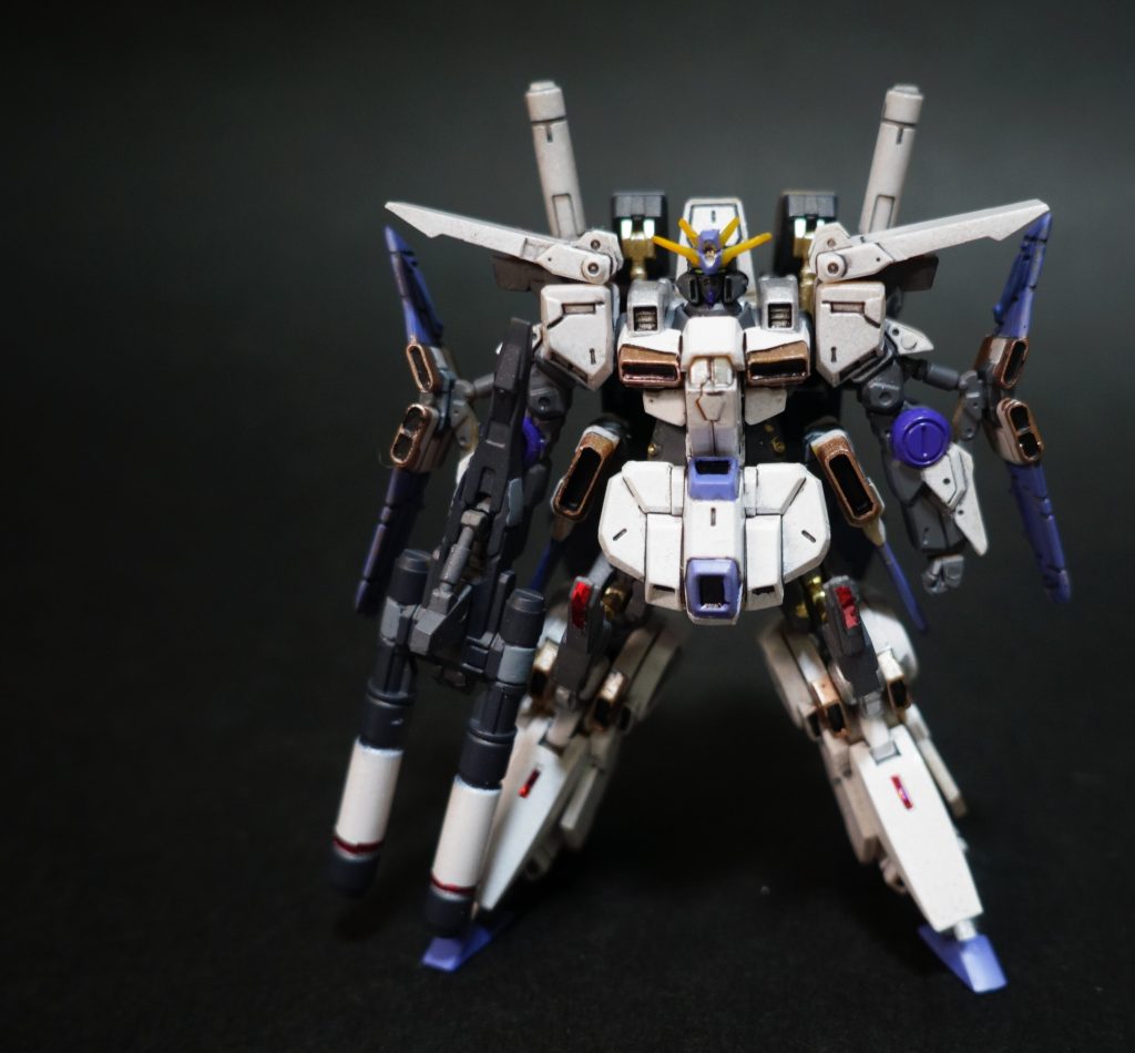 4.    ユニットの装着によりモビルアーマー並みの火力、推力、防御力が付与されている