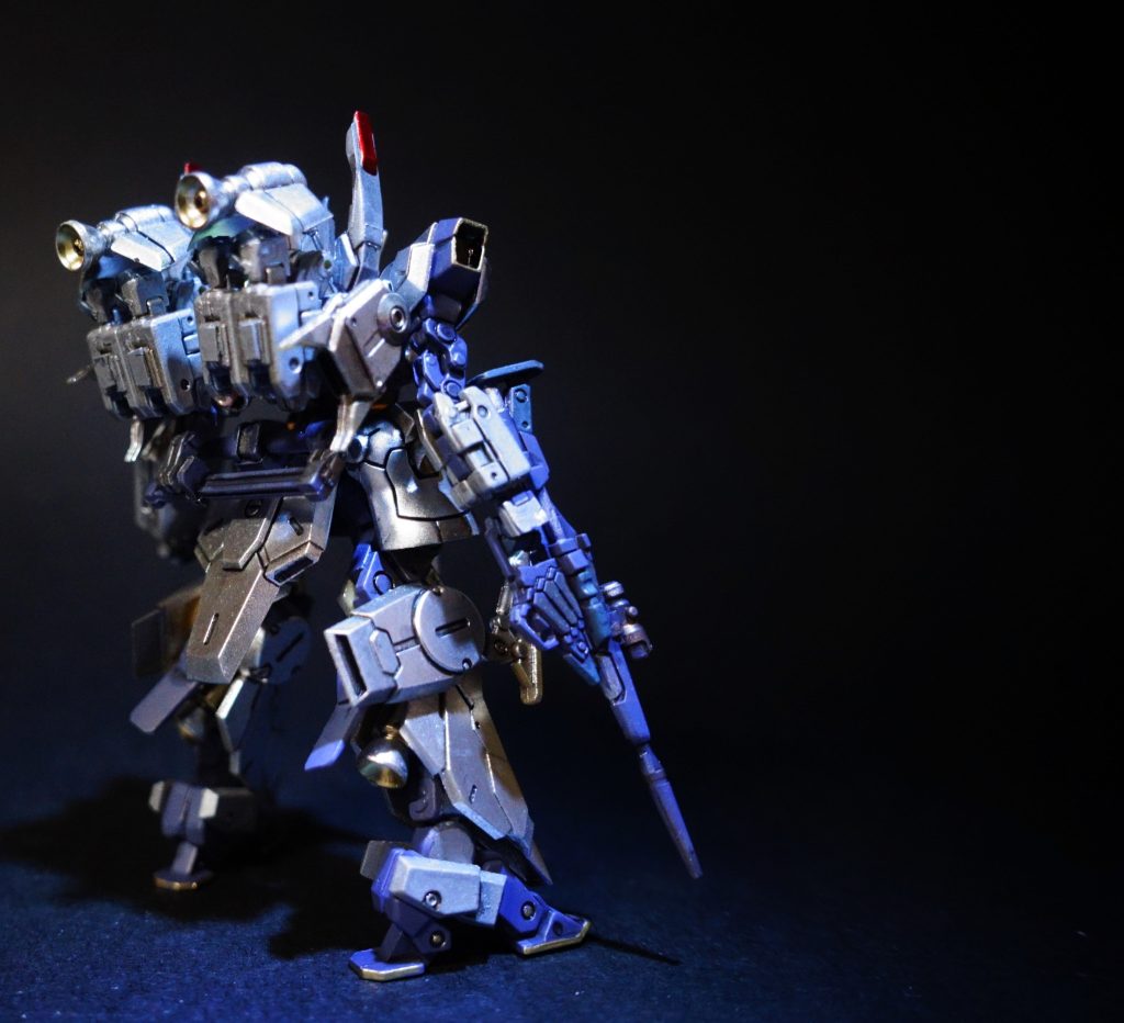 4.    ガエルが乗ってた白い機体は背中にインコムとか、ジオングみたいな有線の腕飛ばしたりしてましたが、「押し通る！」と言っときながらネオジオングに押し通されてました。あれは仕方がない・・・。