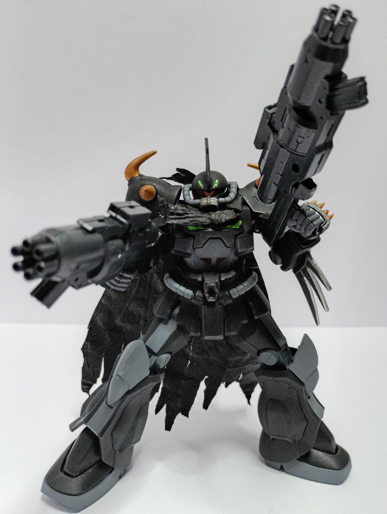 グッファーマシンガン。普段は腕の中に格納されています。