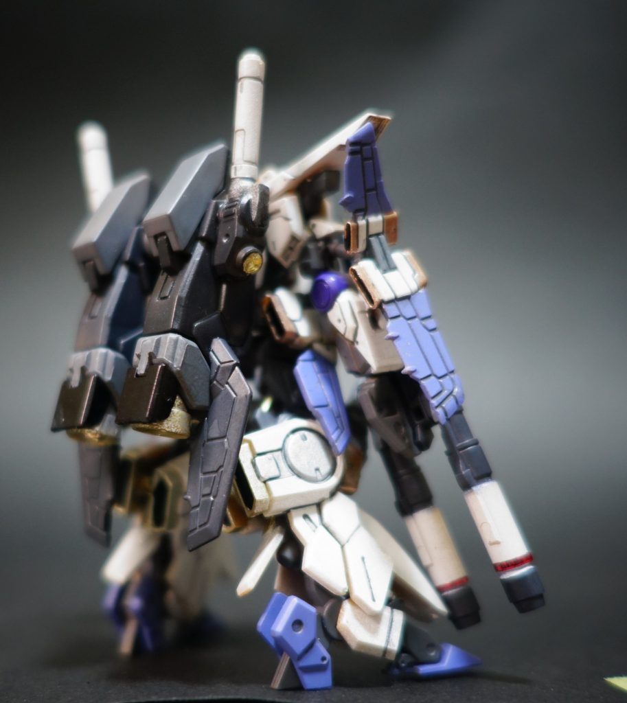 5.    バックパック、ビームサーベル、ビームライフルも破格の出力が与えられ、もはや艦船レベルともいえる。