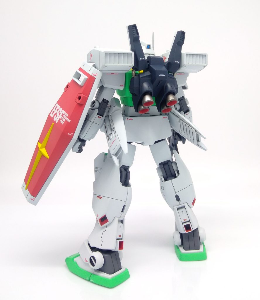 フル装備。このゴチャっとしたところがジムⅢの醍醐味ですね。