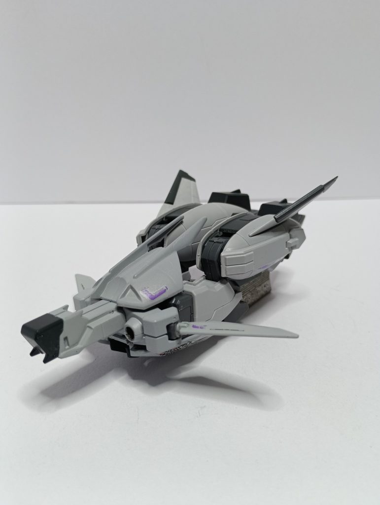 バウ・ナッター。元の変形方法と異なるので、印象が違って見えます。