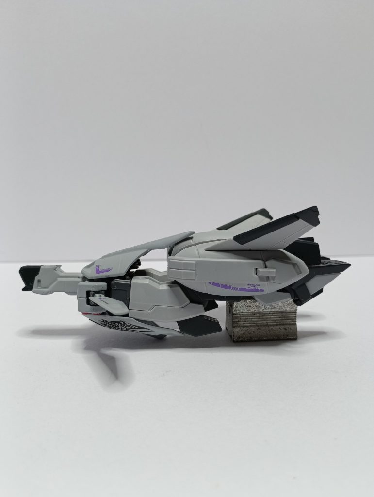 デカールは普段使わないようなものをあえて使ってみました。GMデカールは色も種類も豊富なので使えそうなのを探すのが大変ですが、その分ワクワクもありますね。