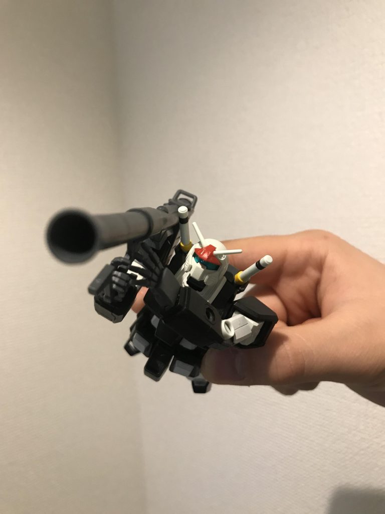 劇中で印象的だったハイパーバズーカを装備後頭部のアンテナをV字アンテナに流用しました。