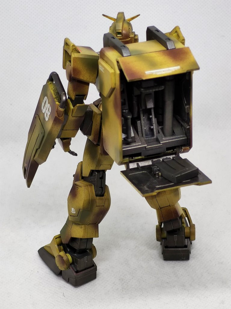 こんな感じでコンテナにはキャノン砲が分割されて収納されています。