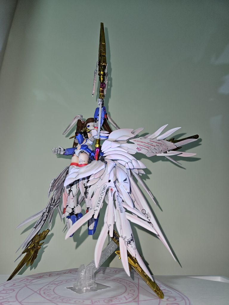 「――星の輝きよ！」放った魔力を回収してもう一度撃つというこれまでの戦いが激しいほど威力が増す必殺技ただしチャージ時間が長く、それを誤魔化す手段が必要