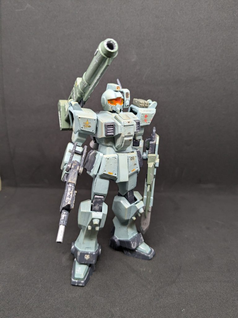 現地改修機って感じで😆バズーカ背中に付けた方が楽じゃねぇって単純な前線隊員の考えをそのまま考案した改修機🤭実は元は、陸戦ジムじゃなくてジムスナイパーです🤣🤣🤣