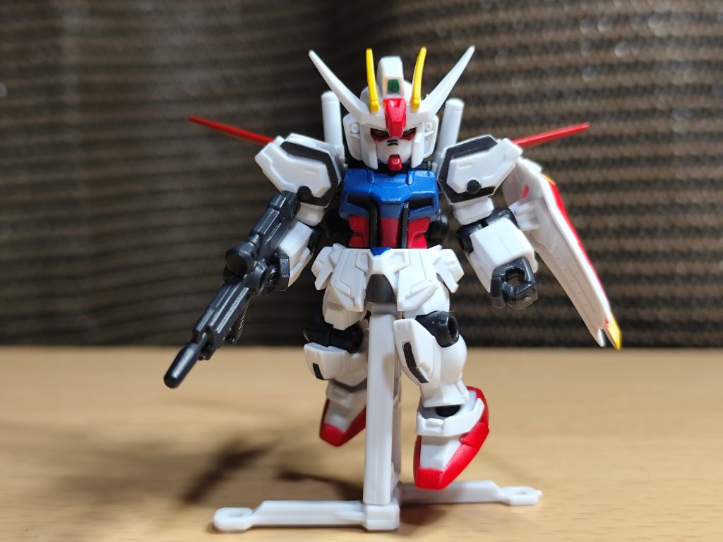 追加武装は取り外すとエールストライクにもなる