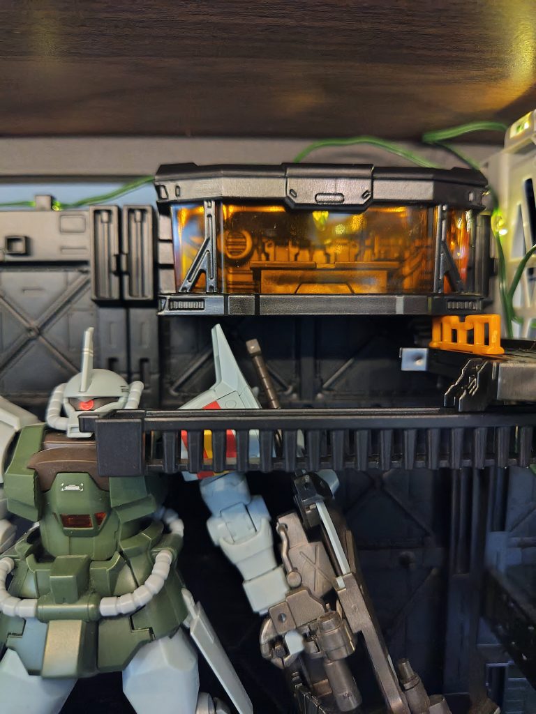 ledで司令室のディテールもよく見えます。
