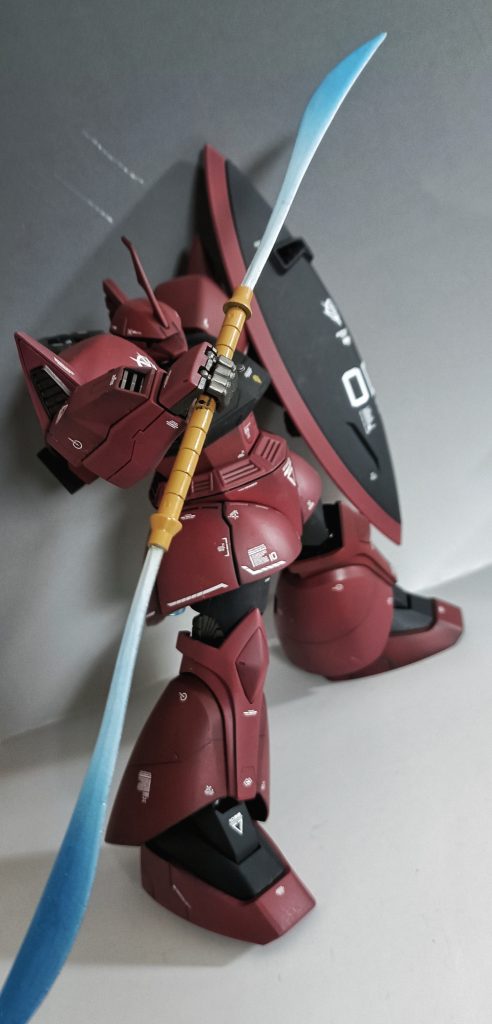 サーベルカラーはクリアイエローでしたがブルーのイメージがあったので塗装しました