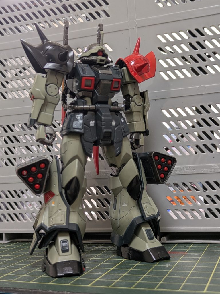 今回も、スジ彫り、プラ版貼り、デカール貼り、ウェザリングで仕上げました。😁