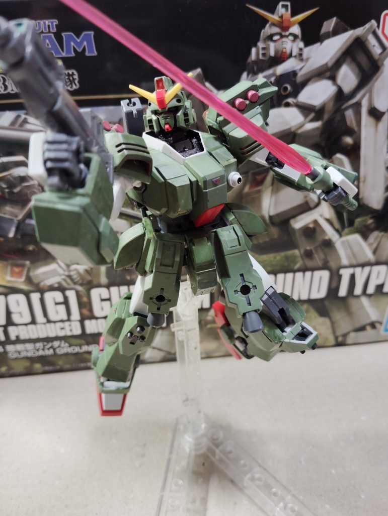 一応説明、A装備が射撃戦仕様としたらこちらのB装備は近接戦仕様だと思ってます、武装はA装備と同様のバルカンやグレネードランチャー、ガトリングにブルパップマシンガン、ビームサーベルを追加、