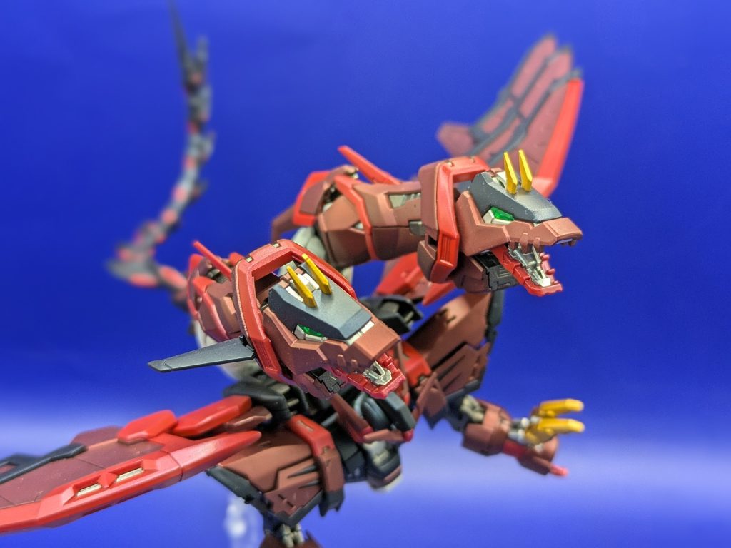 モビルアーマー形態もワイバーンとか厨二感ありすぎて好みです。口はシルバーで塗り分けました。