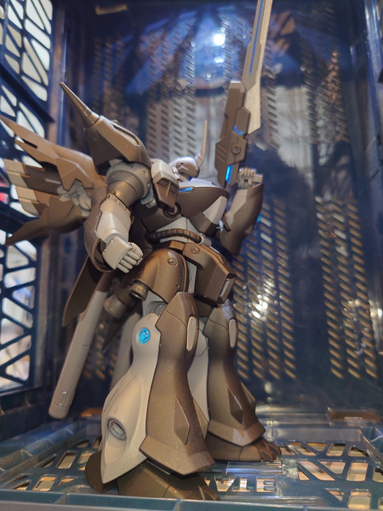 しっくりくる武器が見付からず、最終的にガンブレイドに落ち着きました。刀でも良かったかも？