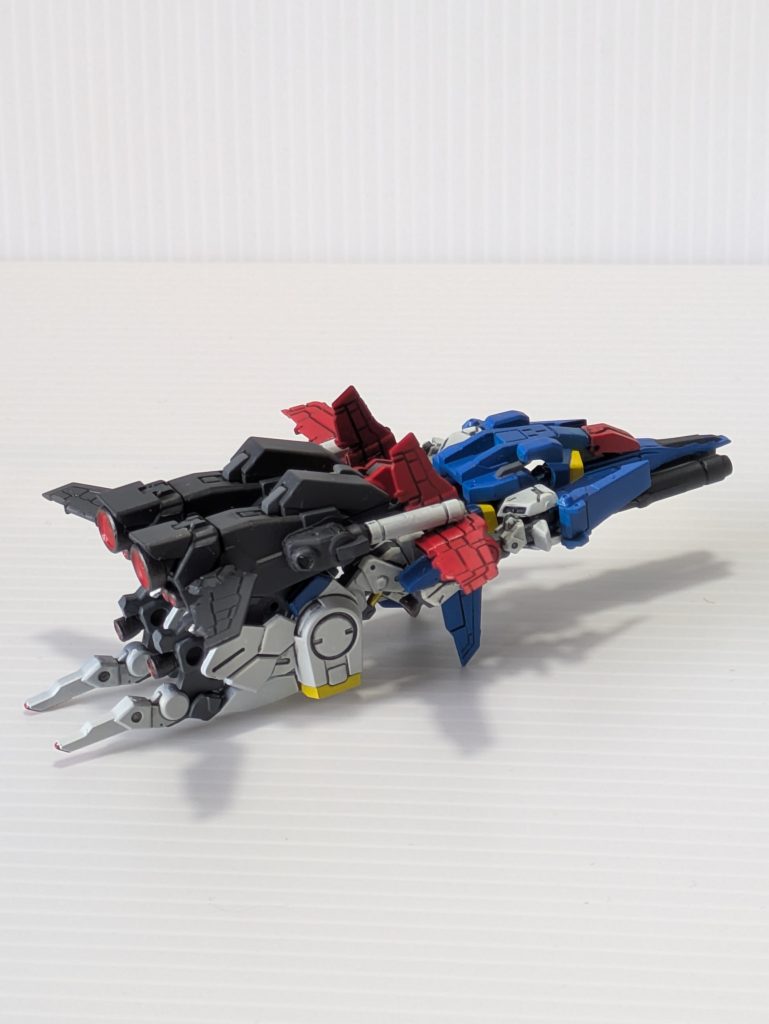 足の裾だけはどうしようもなく、そのままです。