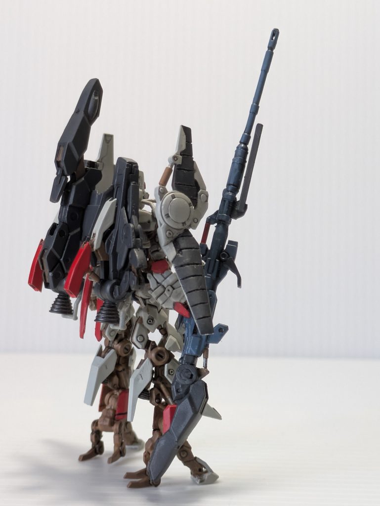 腕と足はパラスアテネです。