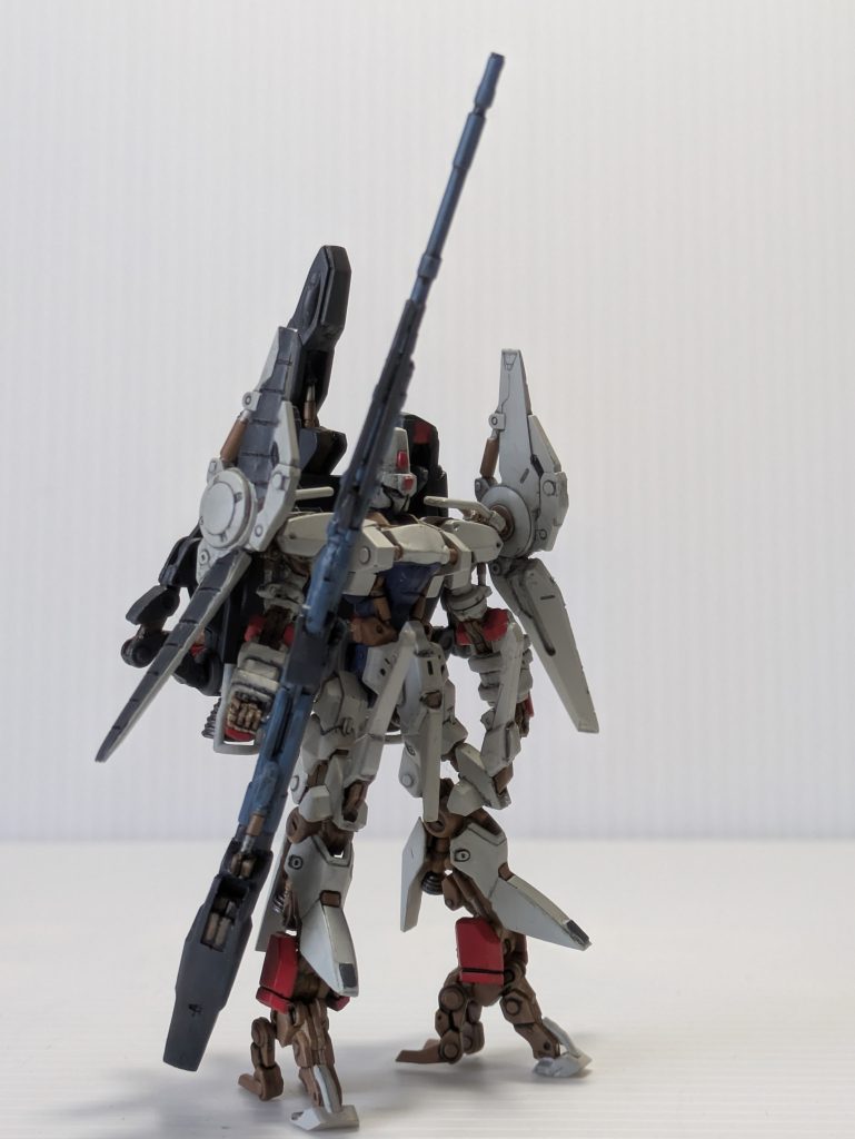 背中とバスターランチャーはスーパーガンダムのGディフェンサーを改造しました。