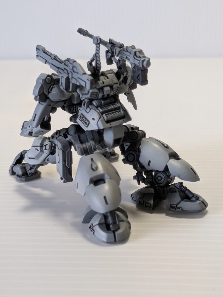 GUN 頭はタイヤ走行なのですが、改造アーティファクトはアーティファクトのパーツしか使わないと自分に縛りを付けたのでタイヤを調達出来ずホバー走行と云う事にしました。