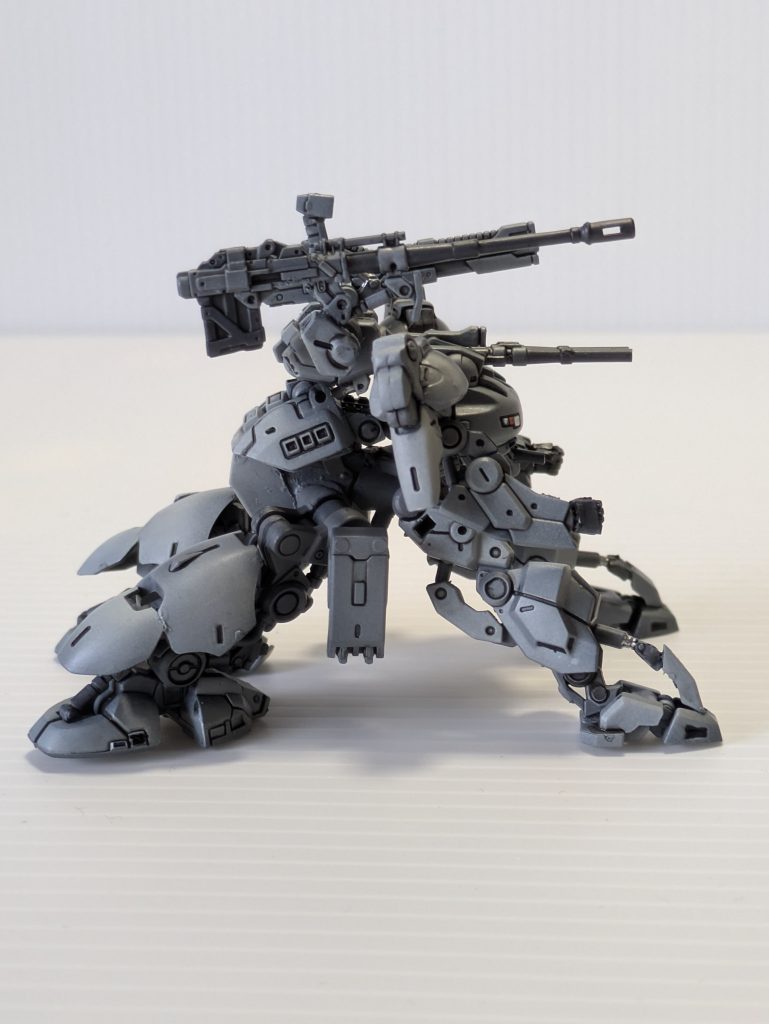 同じ理由で右のミサイルポッドも銃になりました。