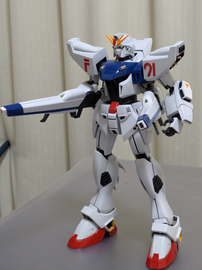 ヴェスパー。肩が動く様に成ったので右手は握ってます。左手はギシギシ言ってたので無理しませんでした。