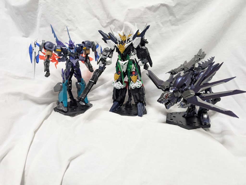他のガンプラと並べてみた
