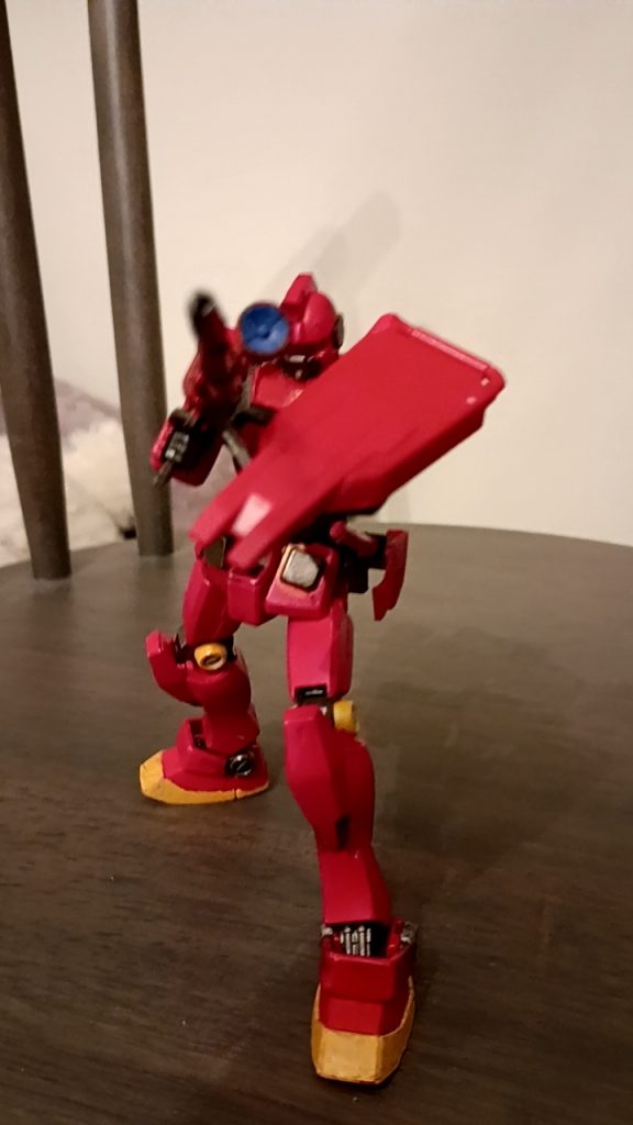 友達にもらった余りパーツと、家にあったリバイブガンダムを組み合わせた、金が無い奴の集大成です。