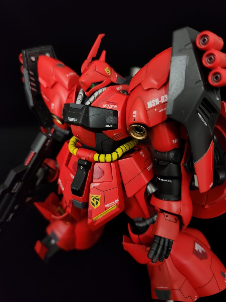 ヤクトドーガ、サザビー、シナンジュでミキシング。プロトタイプサザビーということで、所々サザビー匂わせてます😏