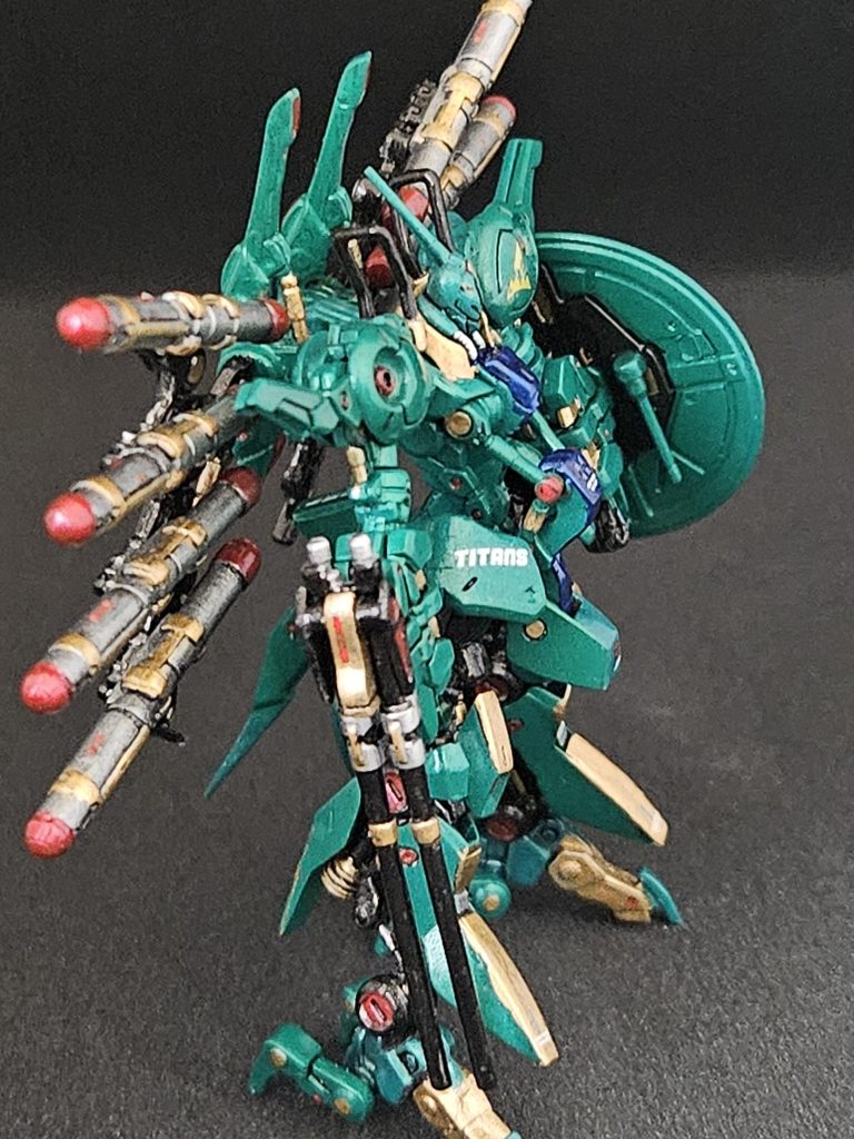 サイドショット②アーティファクトとは、コレクションとしてもいいサイズだなって思います。