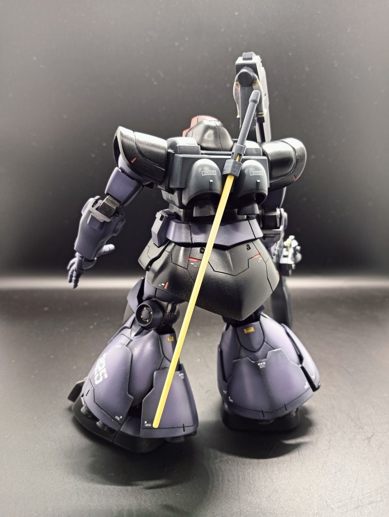 後ろ姿。飾ると見えない部分はどうしても手を抜きがちになってしまいます…。