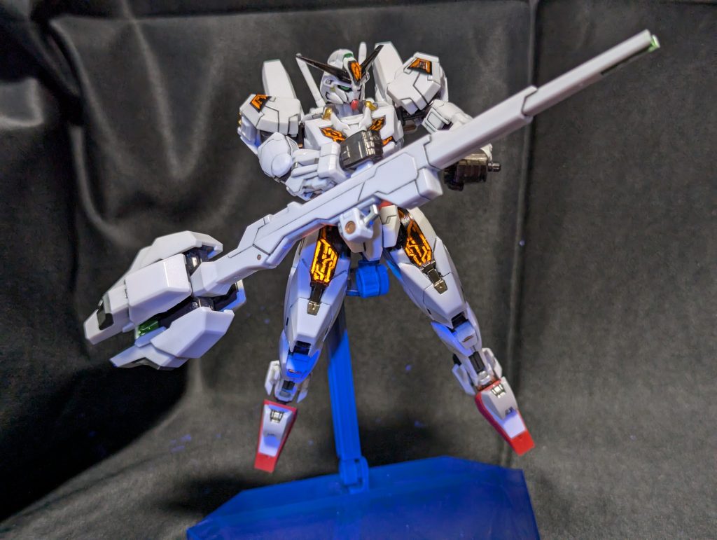 余談ですが、このGフレームのキャリバーン、左手で持ち手を持てません。(画像はそれっぽく見せてるだけ)ちょっと残念ポイント