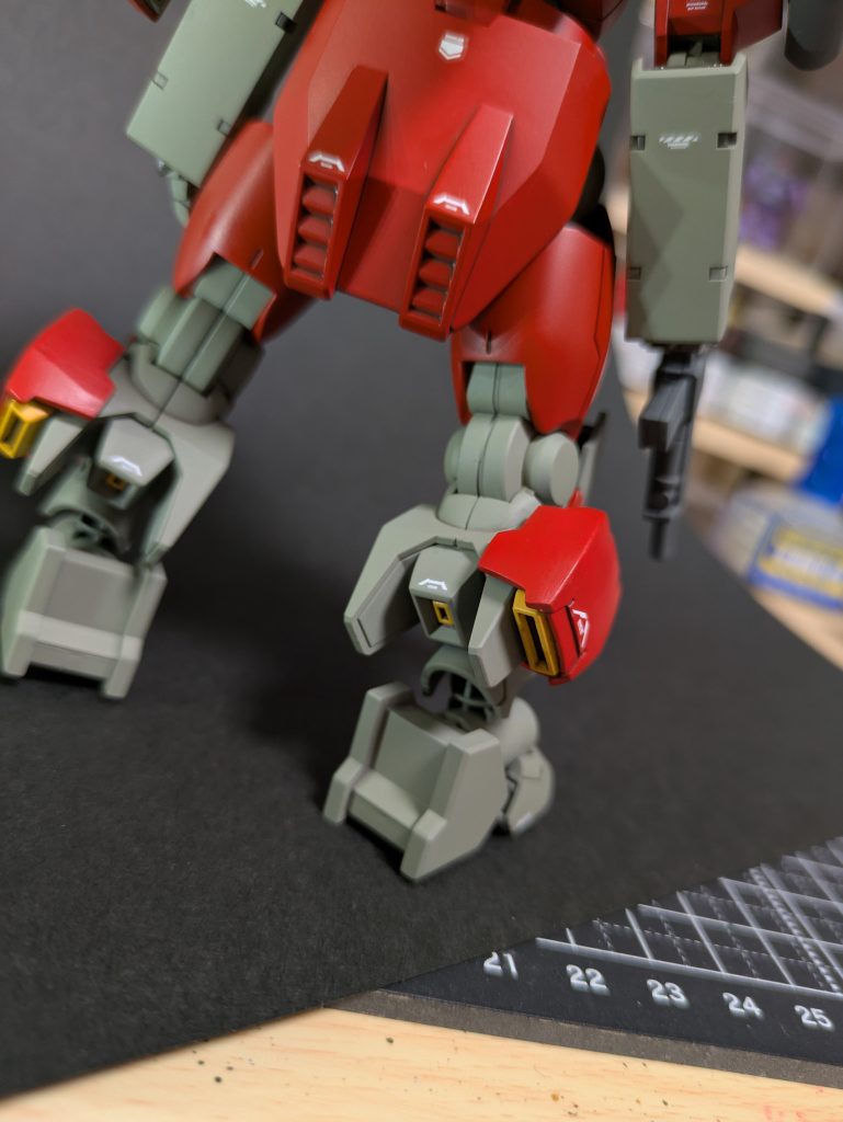 ジャンクパーツで脚部ブースターを追加。