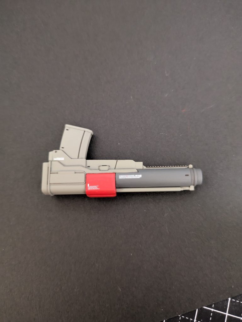 30MMのオプション銃のを切り詰めて短縮しディテールパーツを使ってキャノン砲として改造。