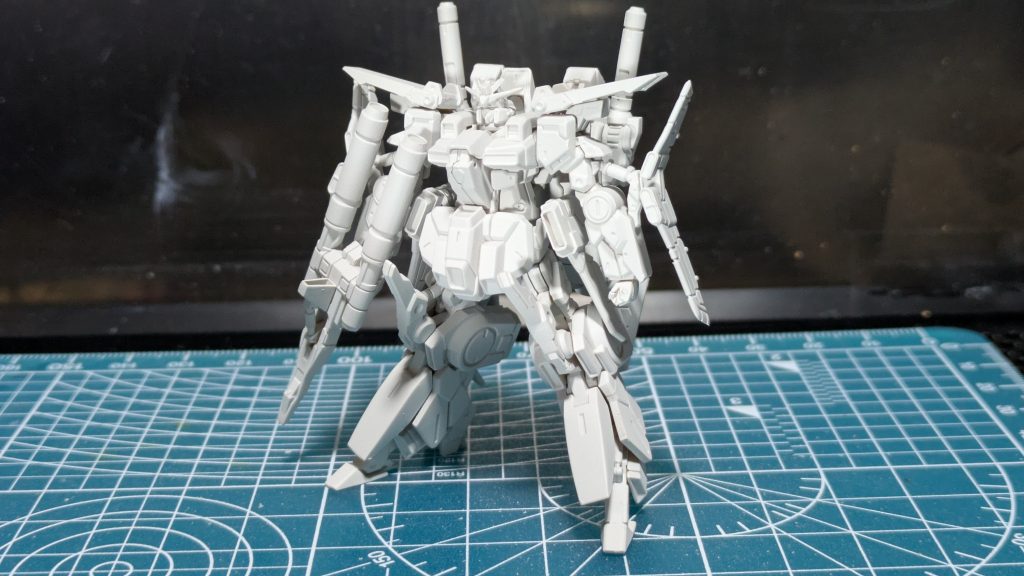 塗装前。ある意味塗装済み。これだけで完成でいい気がしてました。