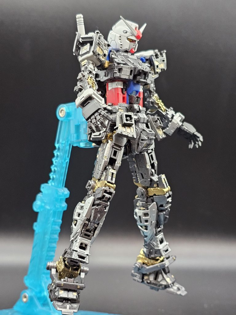 もっと細かく塗るヨテイでしたが、装甲着けるとほぼほぼ見えないので、日和ました。