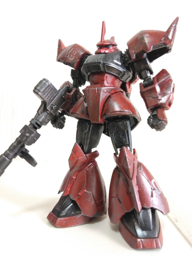 ちょうど、その頃Gフレームの量産型ゲルググが発売されたので、買ってすぐに塗装しました。こっちはよく動きます(笑)