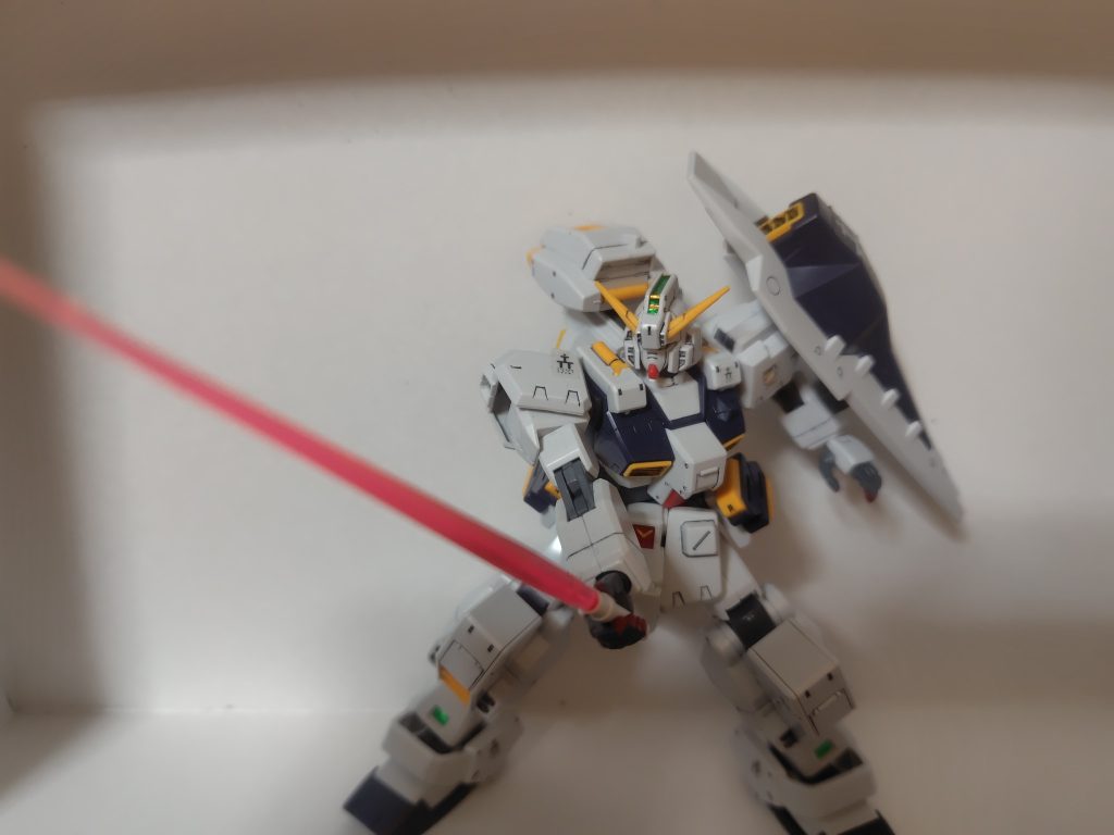 サーベルで斬撃