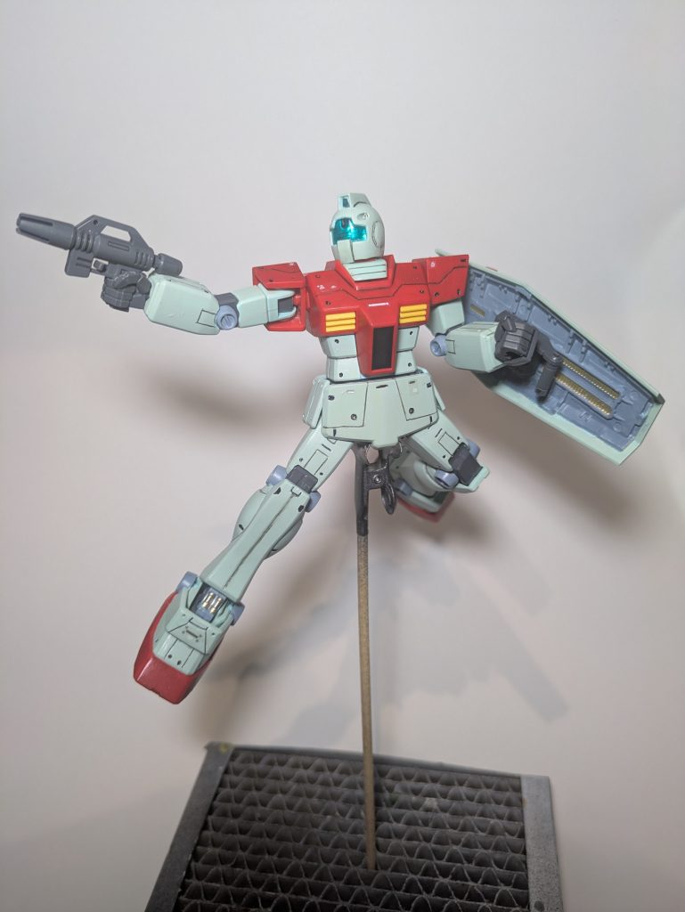 なんとなくシード撃ちしたけど、なんとも弱々しい。屈指のやられメカの名は伊達じゃない。 っていうか可動域が終わってるなコイツ。さすが701円(税別)