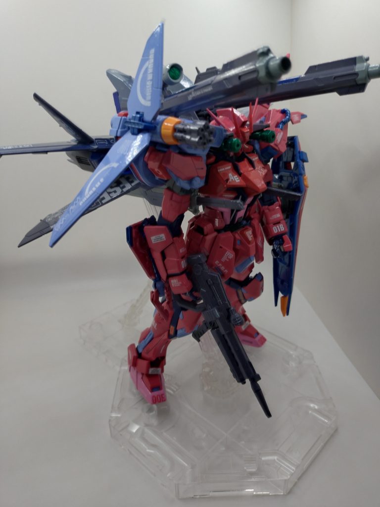 特にコンセプトも無いですが、ルナマリアがエールストライク＋I.W.S.Pガンダムに搭乗したら、こんな感じのカラーリングかなと妄想（笑）