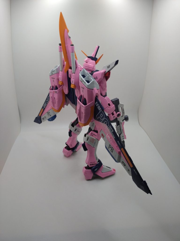 デカール貼りまくりの派手なジャスティスって感じで。前作のリアルタイプカラーっぽい?ジャスティスとはまた違った仕上がりになりました。