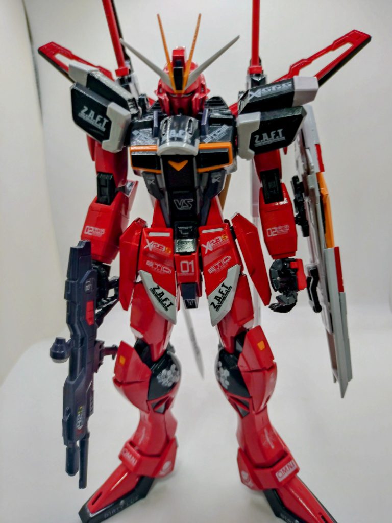 仕上げは、プレミアムトップコートの光沢で。うまく自立出来なくて、ガニ股っぽくなりましたが、ご勘弁下さい。皆さんに比べて、低レベルなモデラーですが、とにかく最後まで見て頂いて、ありがとうございました(*^^*)