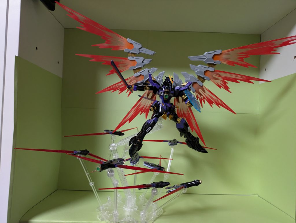 なぜこいつ作ったかというと、SEEDFREEDOMのラスボスのオルフェの父親は誰か公式の言及がないためである。ひょっとしたらスパロボ世界線では彼に似ていると言われているエンブリヲがオルフェの遺伝子上の父親ではないかというおぞましい設定が作者の脳裏に浮かんだ。それ前提で、あるかもしれないスパロボ世界線を予想してみた。あと見る前に（宣伝込み）光落ちオルフェの作品もチェックよろしく。https://gumpla.jp/hg/2168090