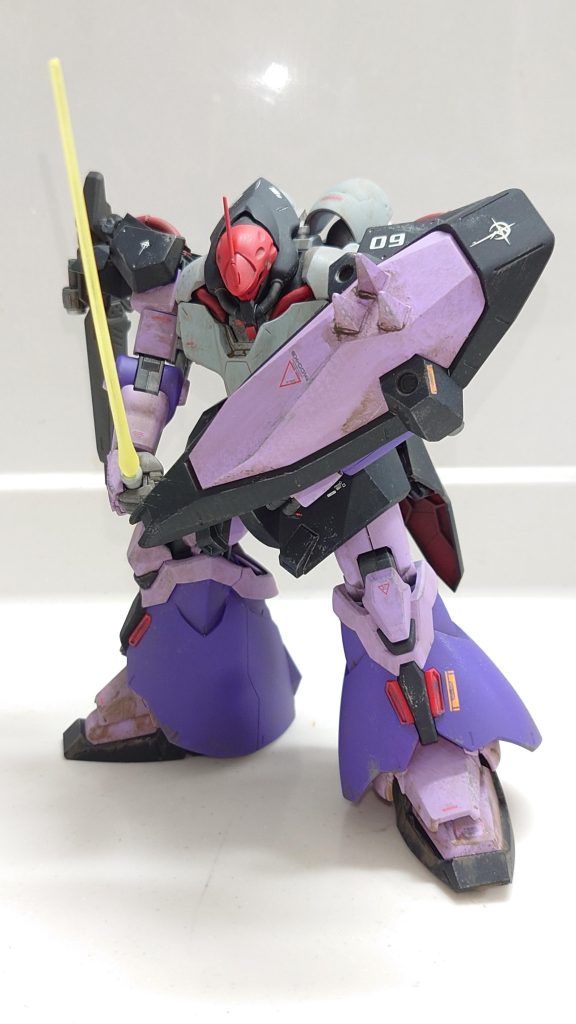 シールドに撤去したスパイクを接着してます!シールドバッシュ時の攻撃力アップ(zion_emb)