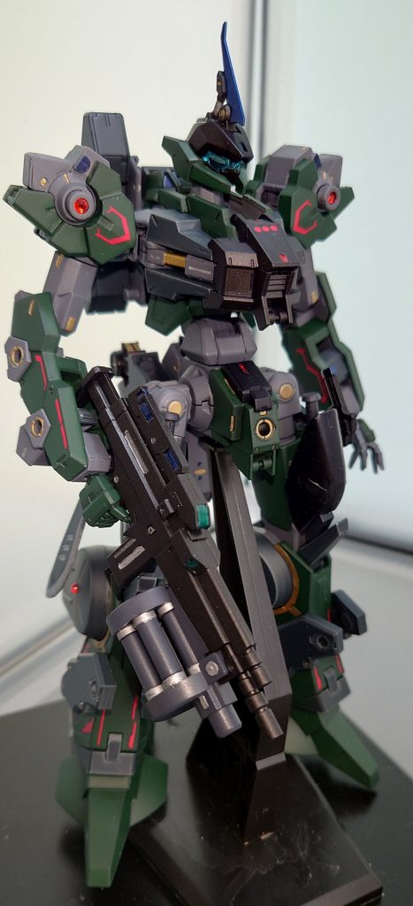 通常形態頭部、胴体、腕部、腰部はメイレスプロトゴウヨウを使用。脚部はシルヴァバレトをメインにプロトゴウヨウのパーツを切断し装備出来るようにしてます。磁石を使用してるので取り外しも可能。