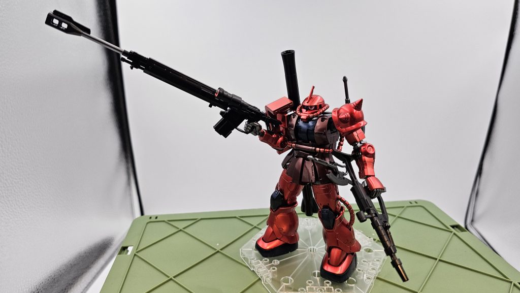 対艦ライフルは砲身のみ色分け。ポーズはハンドが外れまくるので諦めました。