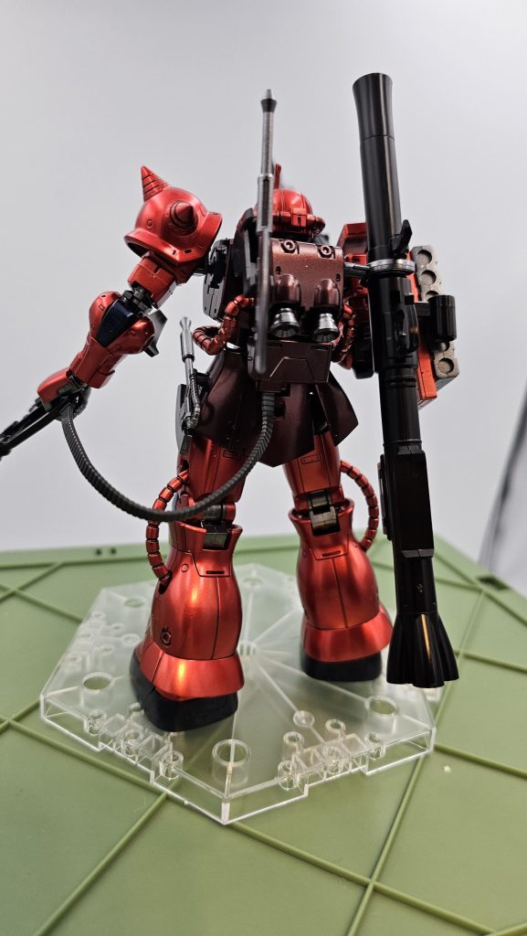 ジョイントのない斧が1本あったので無理やり携帯させました。