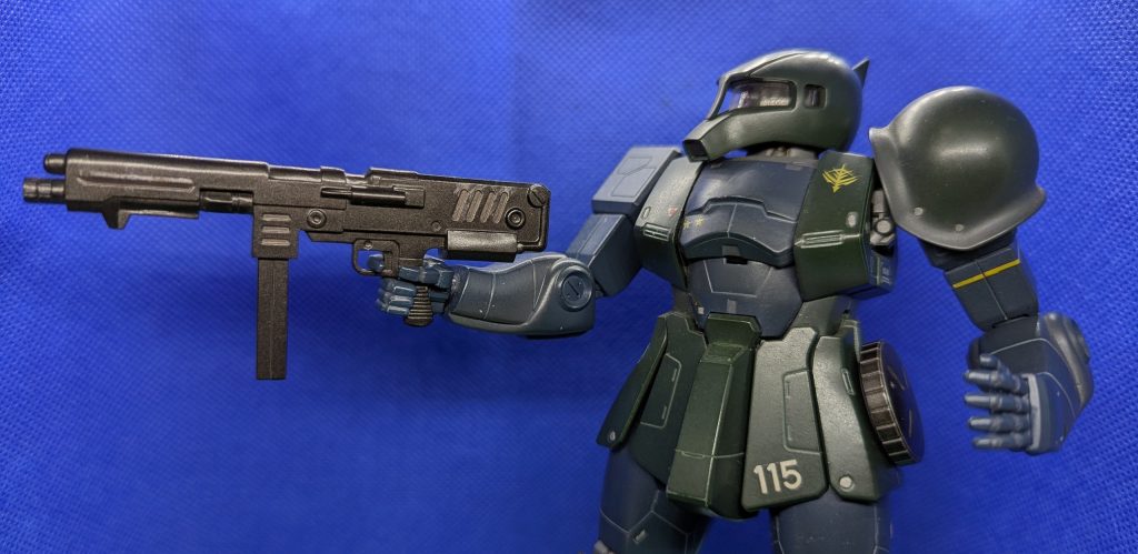 MMP-80マシンガンも用意。可動指は保持力に難がありますね…💦